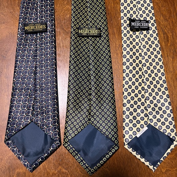 Three ties for classic suit or casual style - Picture 3 of 8